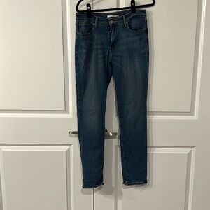 Lightly worn Mid Rise Skinny size 10 Levi’s jeans